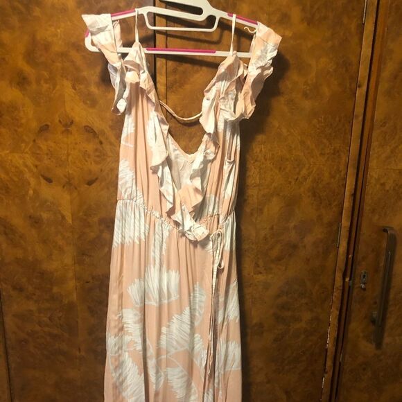 Tropical flirty wrap dress - Picture 1 of 6